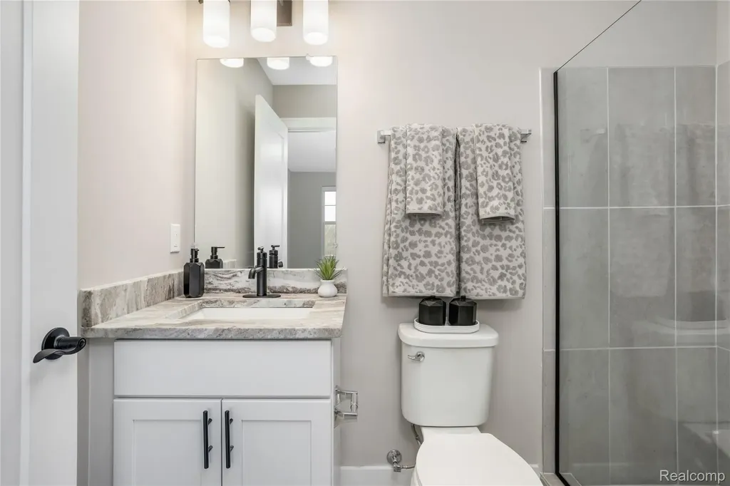30033 Center Street Lyon Charter Township MI 48165