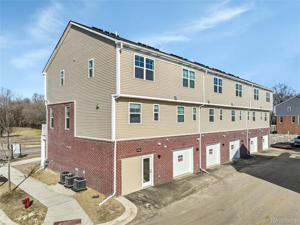 30033 Center Street Lyon Charter Township MI 48165