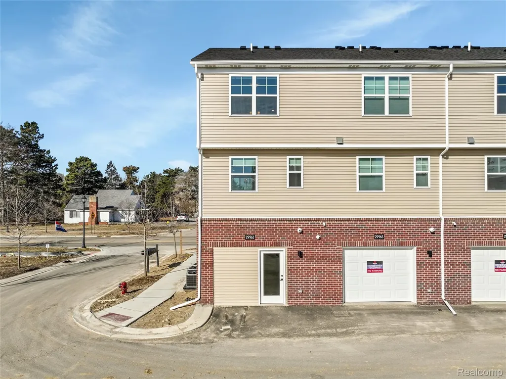 30033 Center Street Lyon Charter Township MI 48165