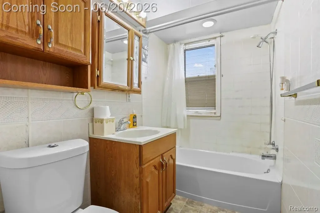 2633 Commor Street Hamtramck City MI 48212