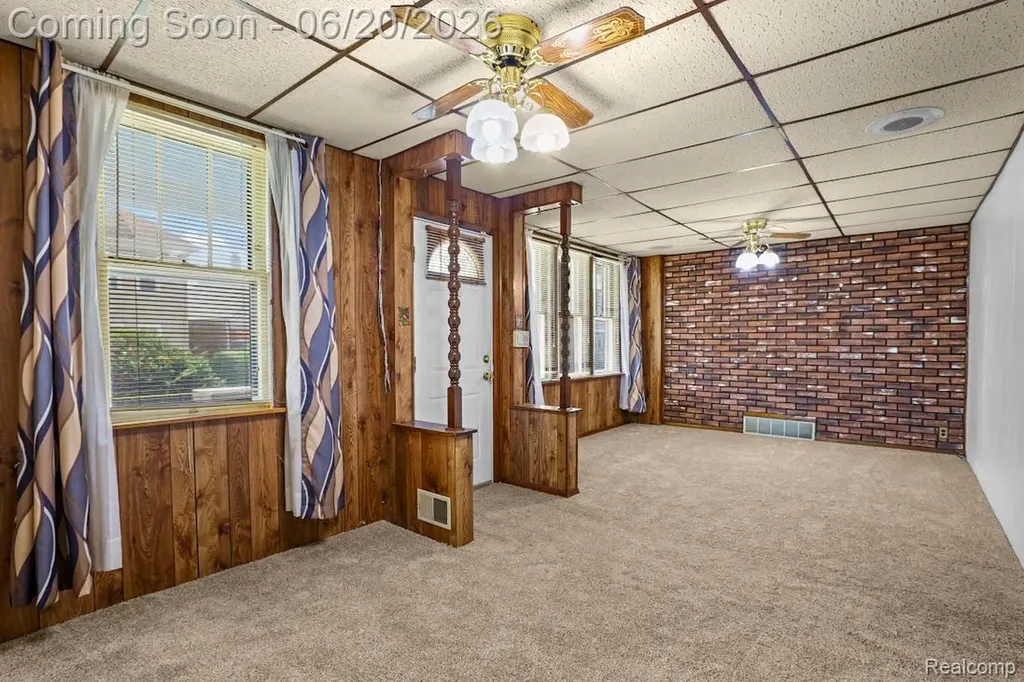 2633 Commor Street Hamtramck City MI 48212