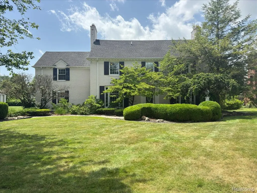 1051 Devonshire Road Grosse Pointe Park City MI 48230