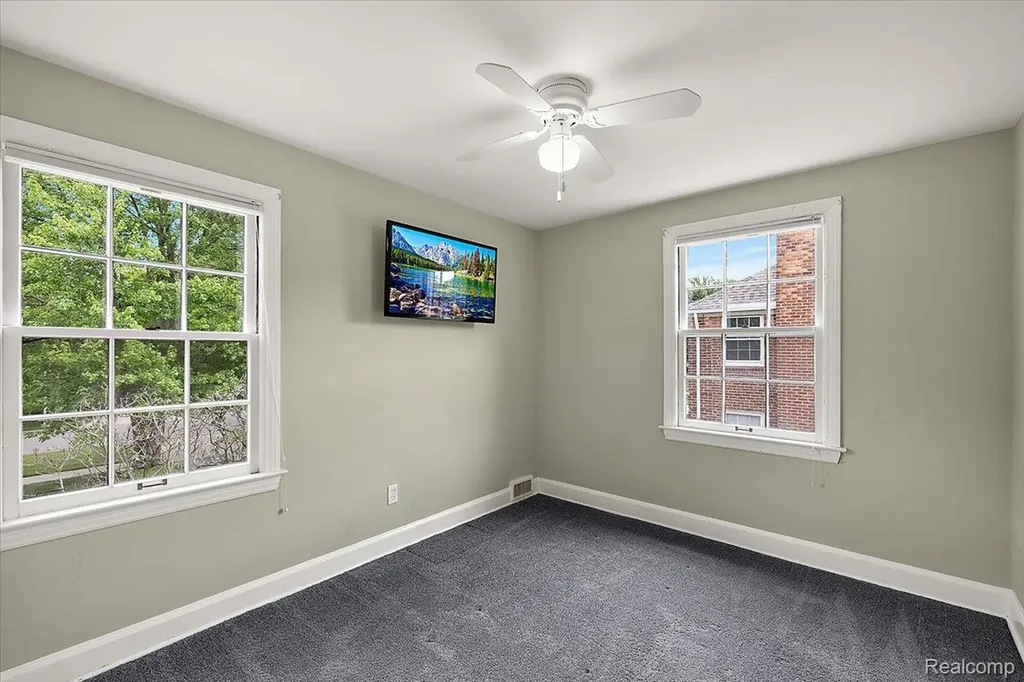 1051 Devonshire Road Grosse Pointe Park City MI 48230