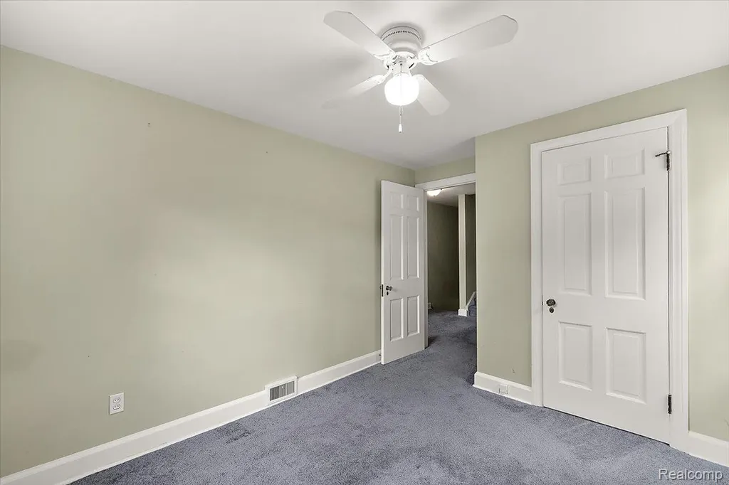 1051 Devonshire Road Grosse Pointe Park City MI 48230