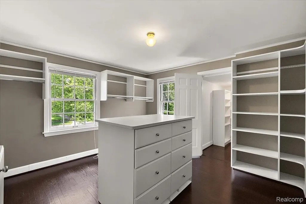 1051 Devonshire Road Grosse Pointe Park City MI 48230