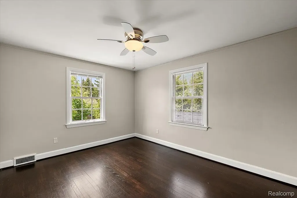 1051 Devonshire Road Grosse Pointe Park City MI 48230