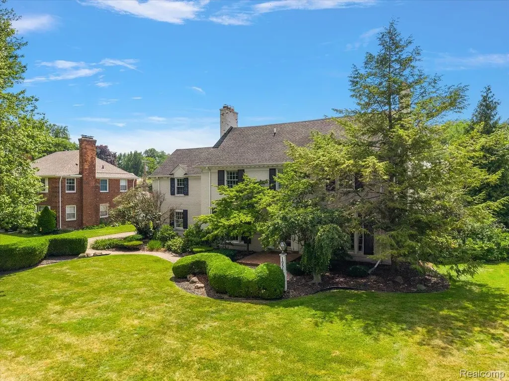 1051 Devonshire Road Grosse Pointe Park City MI 48230