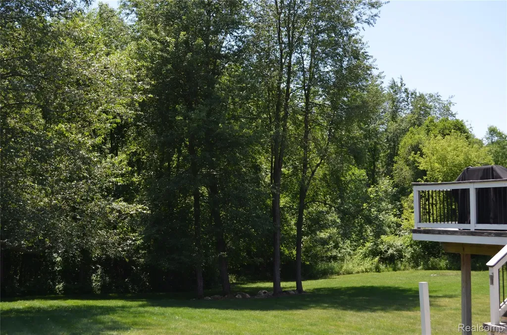 697 Lee Court Brandon Charter Township MI 48371