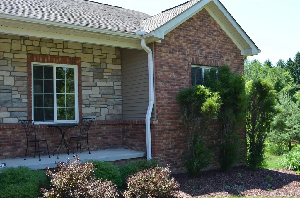 697 Lee Court Brandon Charter Township MI 48371
