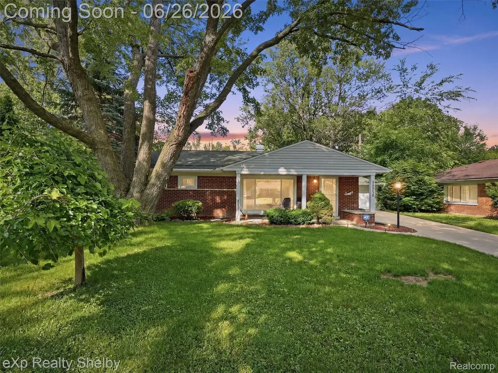 28286 Red Leaf Lane Southfield City MI 48076