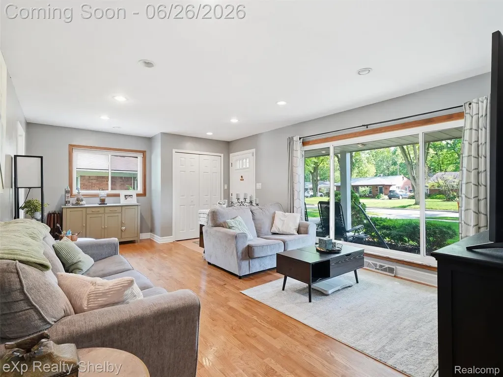 28286 Red Leaf Lane Southfield City MI 48076