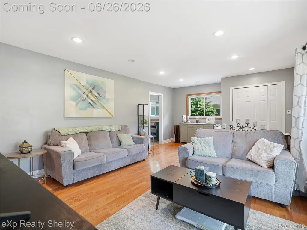 28286 Red Leaf Lane Southfield City MI 48076