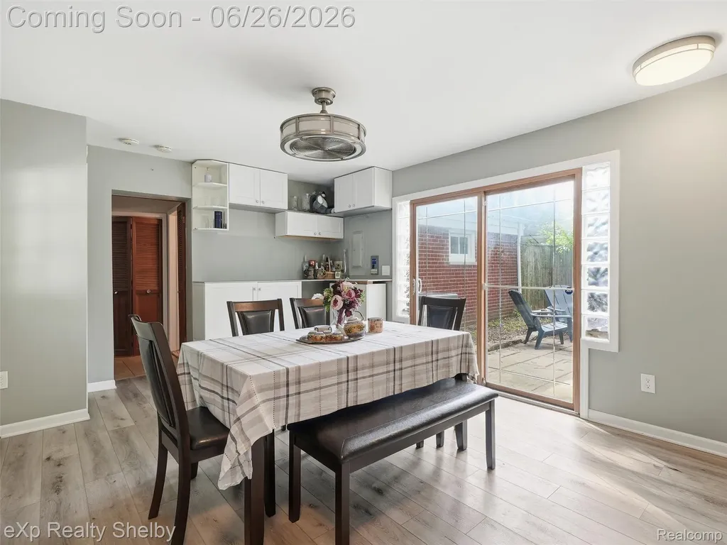 28286 Red Leaf Lane Southfield City MI 48076