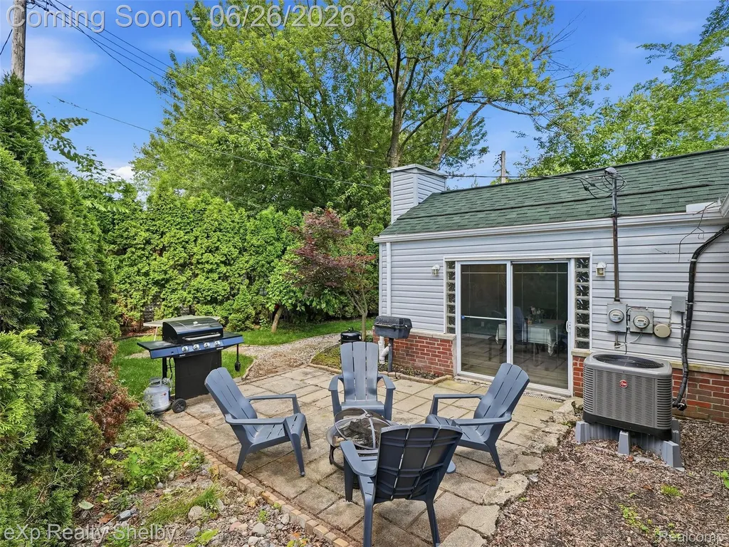 28286 Red Leaf Lane Southfield City MI 48076