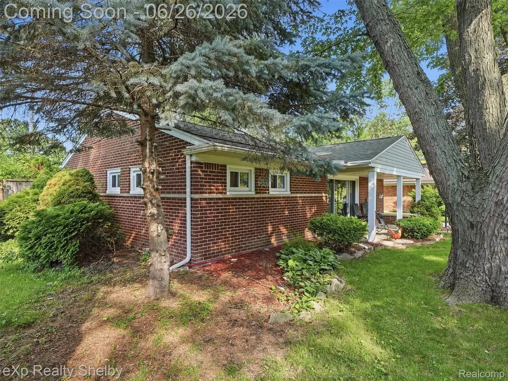 28286 Red Leaf Lane Southfield City MI 48076