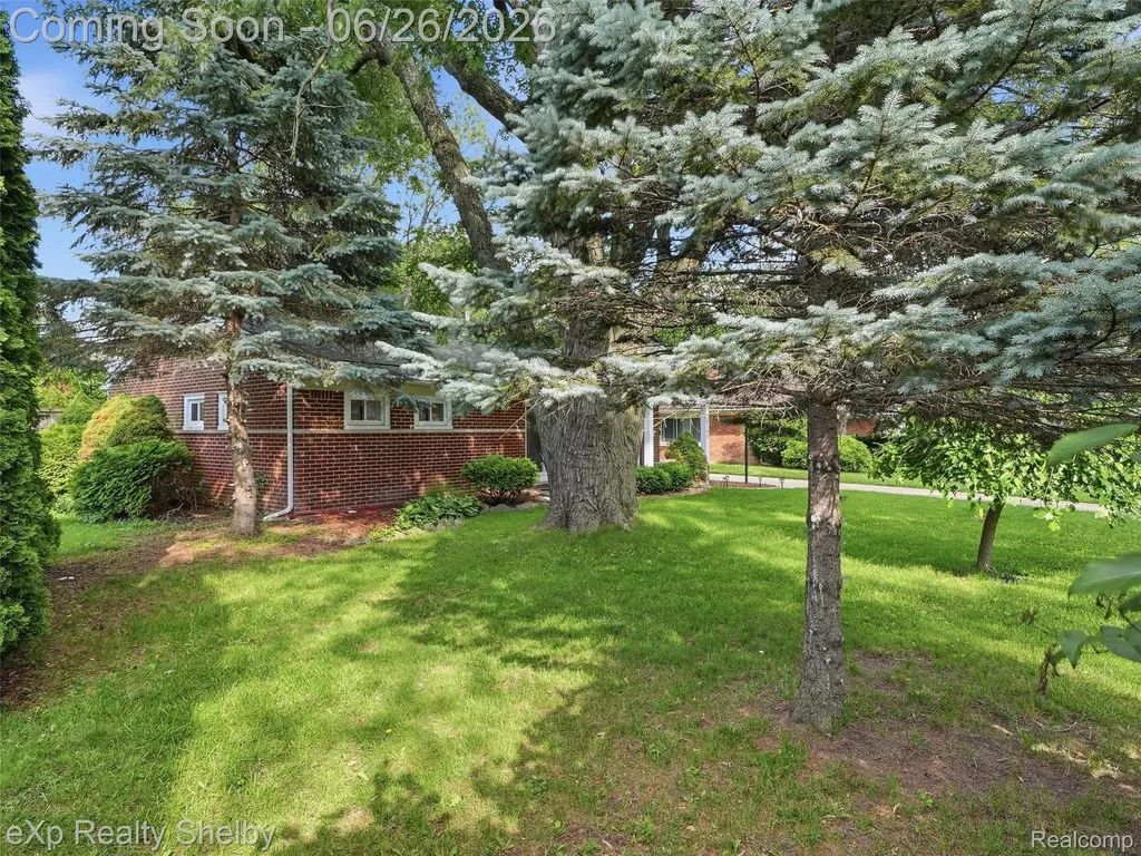 28286 Red Leaf Lane Southfield City MI 48076