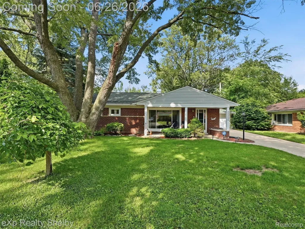 28286 Red Leaf Lane Southfield City MI 48076