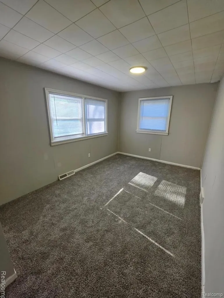 21222 Audrey Avenue Warren City MI 48091