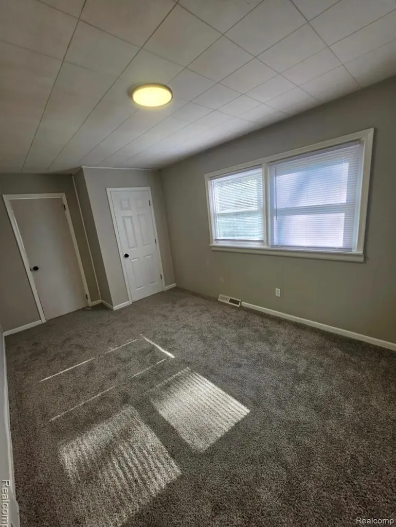 21222 Audrey Avenue Warren City MI 48091