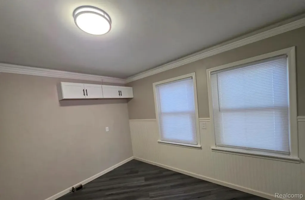 21222 Audrey Avenue Warren City MI 48091