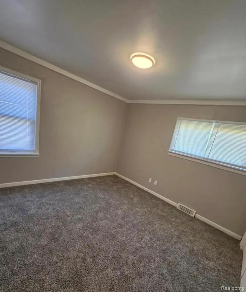 21222 Audrey Avenue Warren City MI 48091