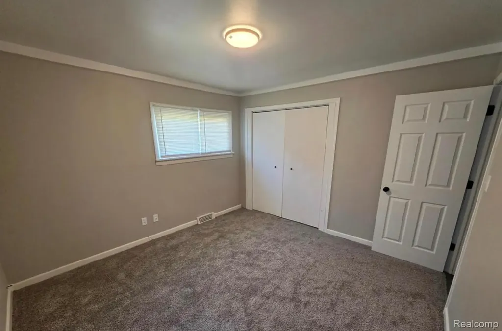 21222 Audrey Avenue Warren City MI 48091