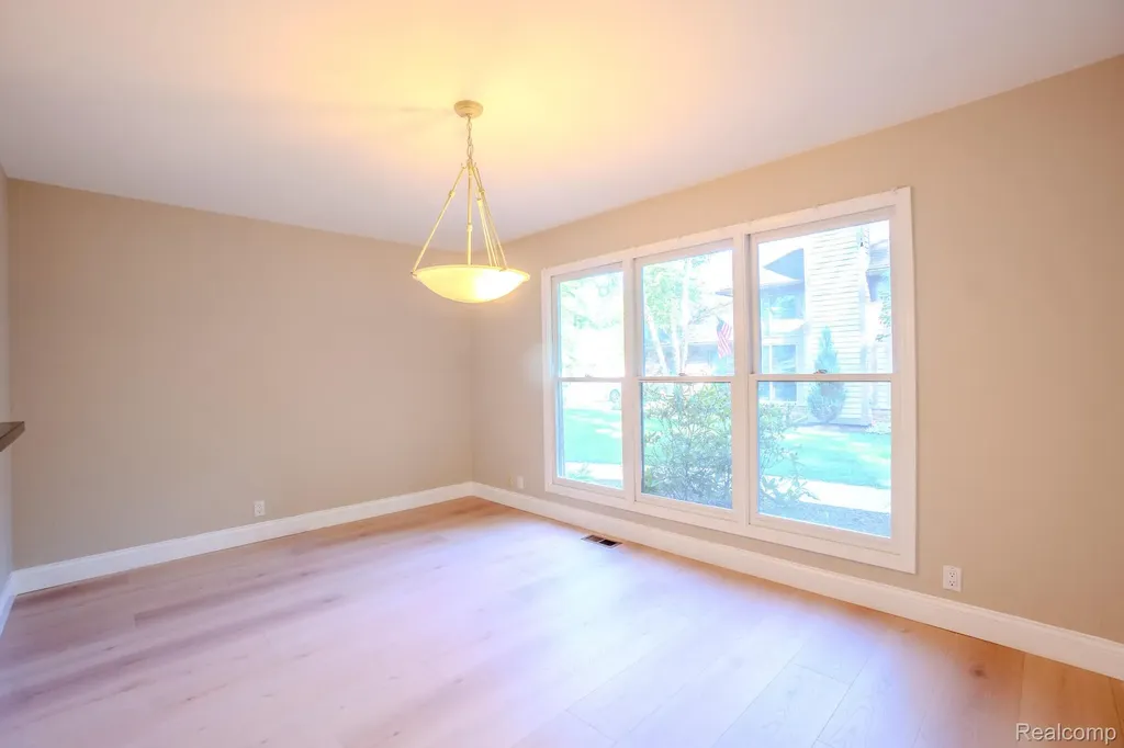 5235 Royal Vale Lane Dearborn City MI 48126