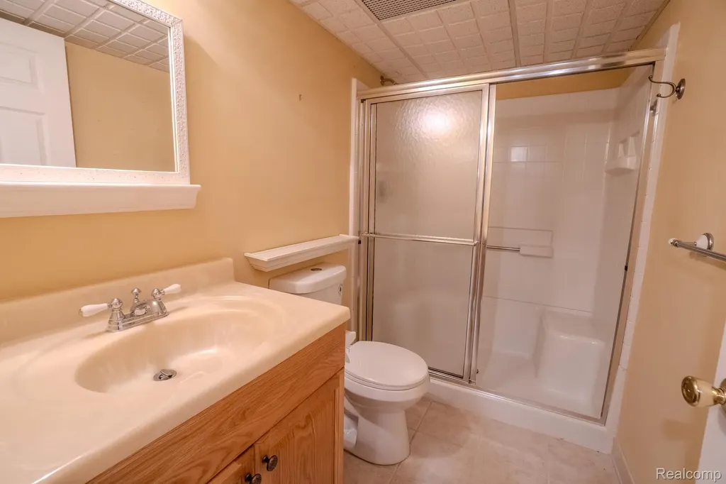 5235 Royal Vale Lane Dearborn City MI 48126