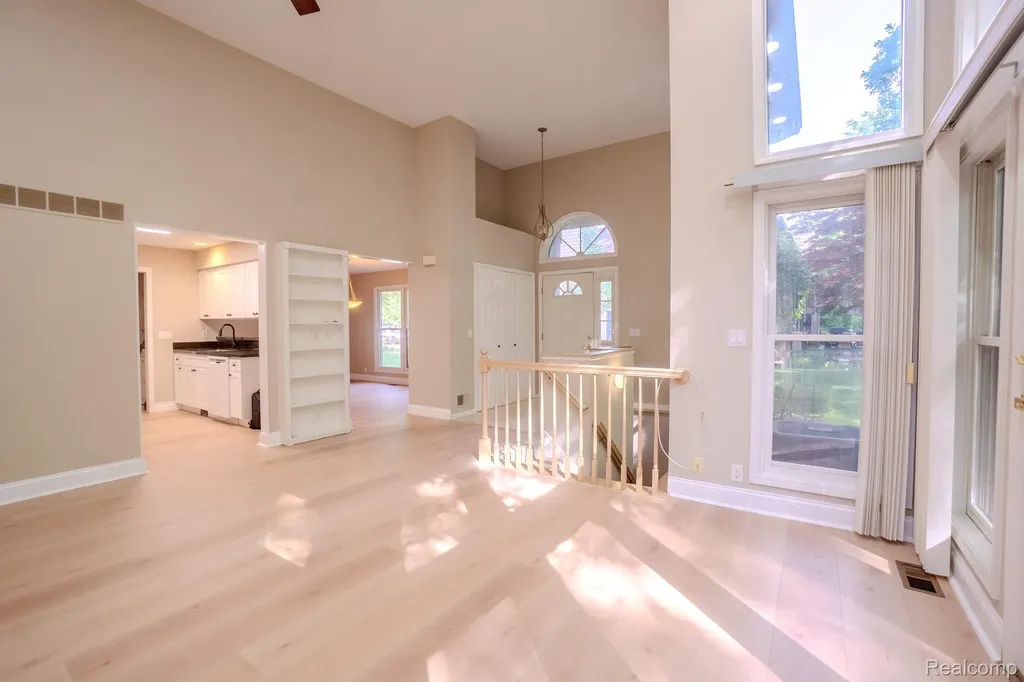 5235 Royal Vale Lane Dearborn City MI 48126