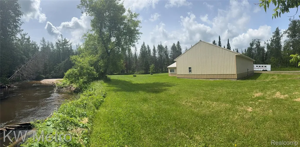 5749 Schultz Road Tuscarora Township MI 49749