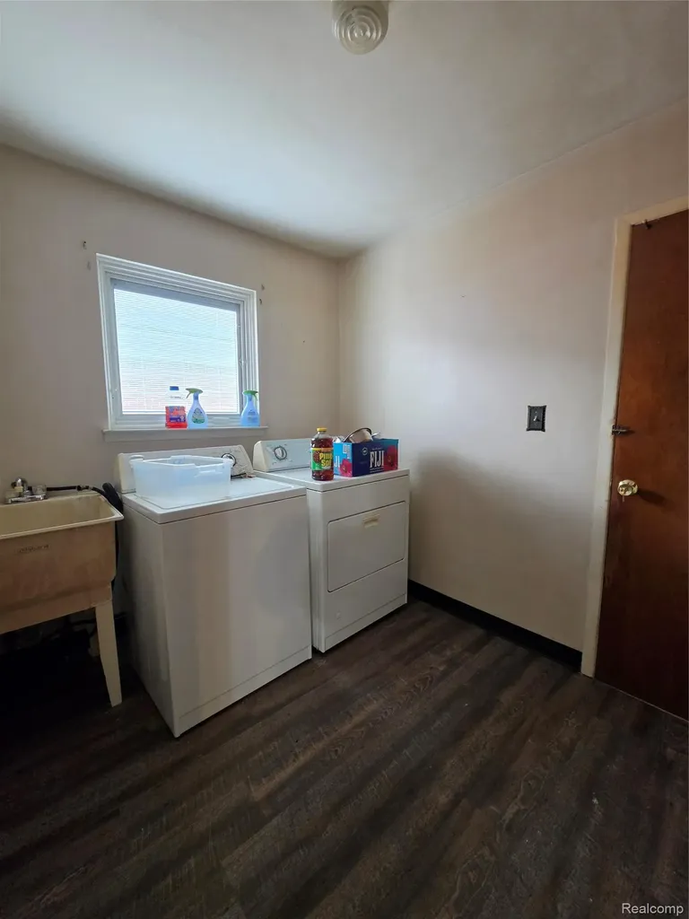 12815 Shery Lane Southgate City MI 48195