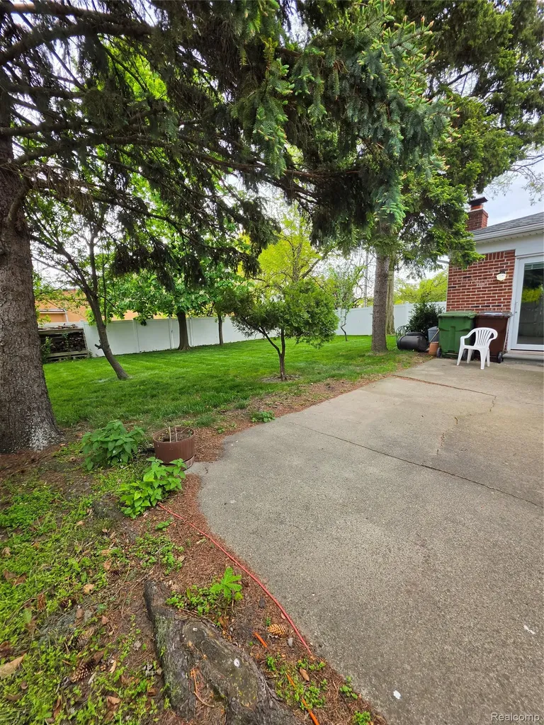 12815 Shery Lane Southgate City MI 48195