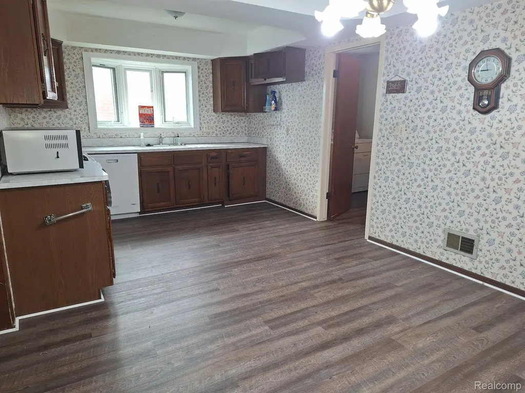 12815 Shery Lane Southgate City MI 48195