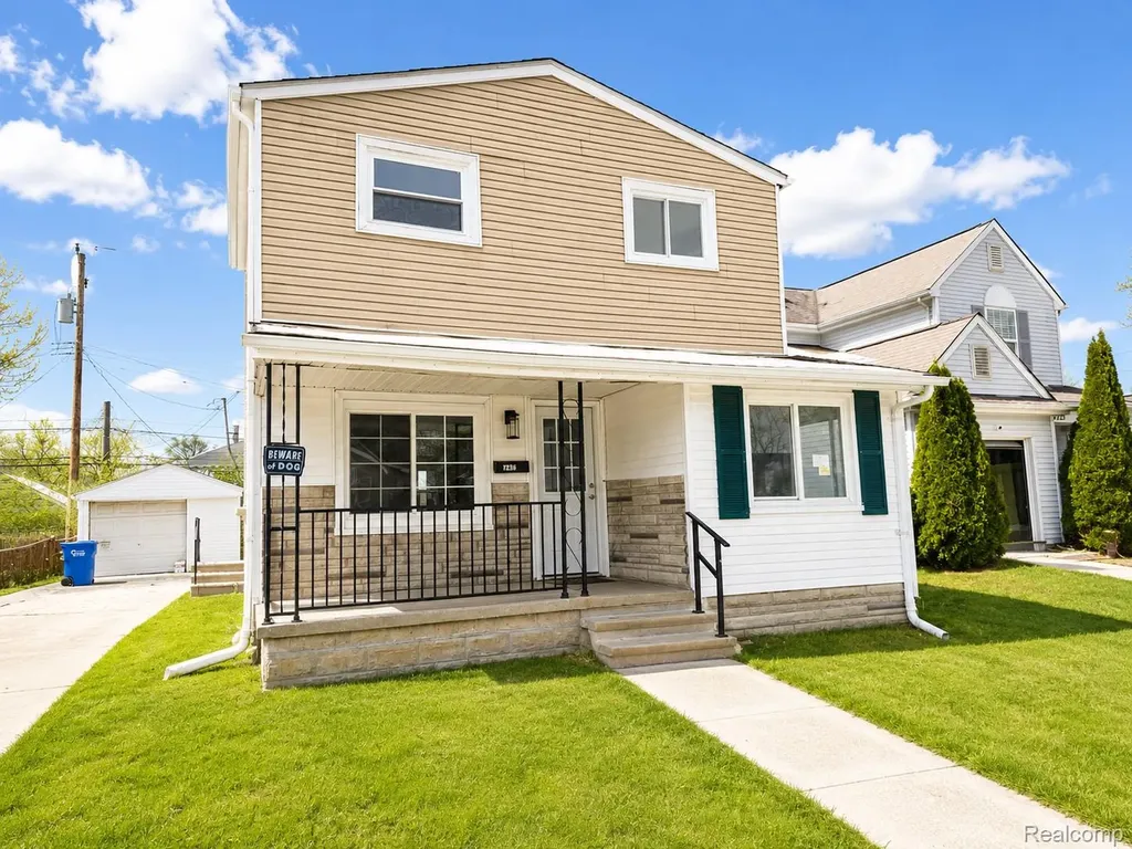 7236 Studebaker Avenue Warren City MI 48091