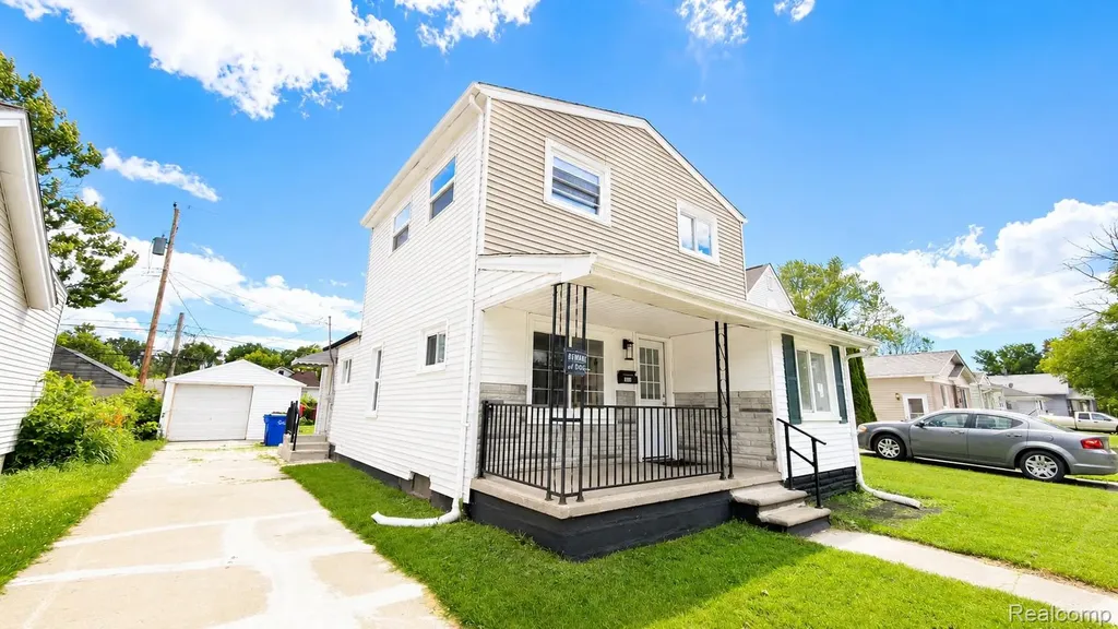 7236 Studebaker Avenue Warren City MI 48091