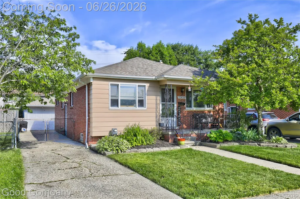 22626 Harmon Street St. Clair Shores City MI 48080