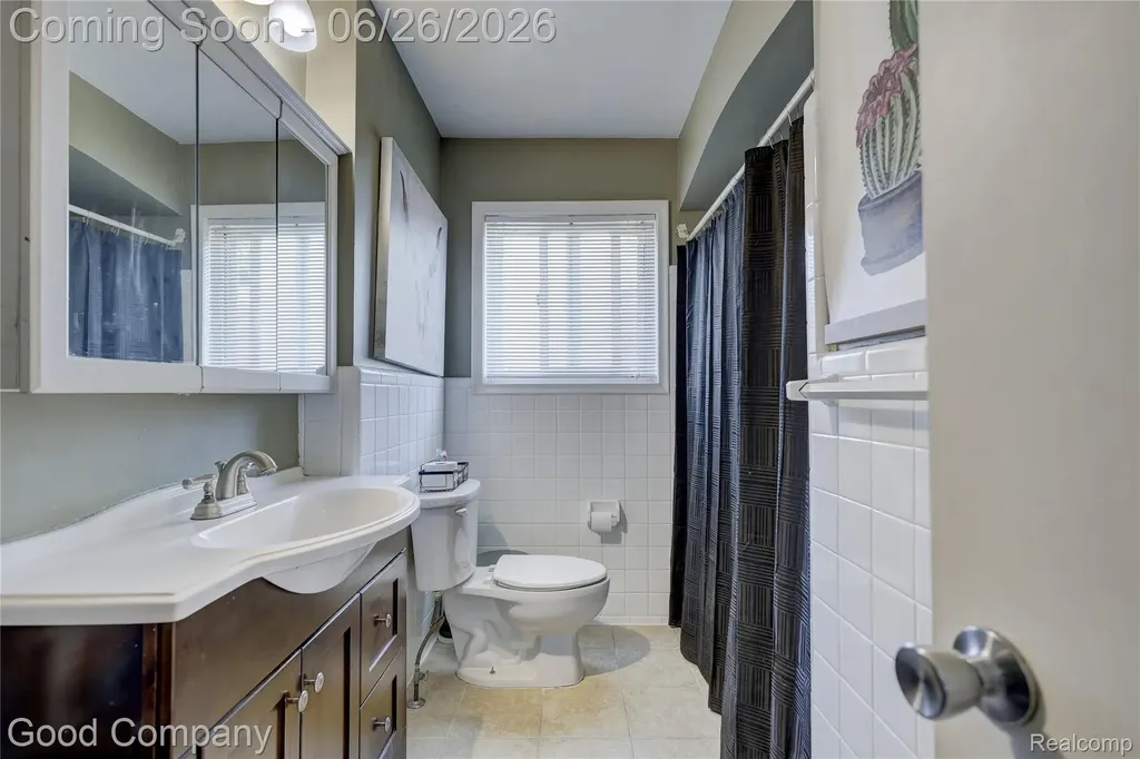 22626 Harmon Street St. Clair Shores City MI 48080