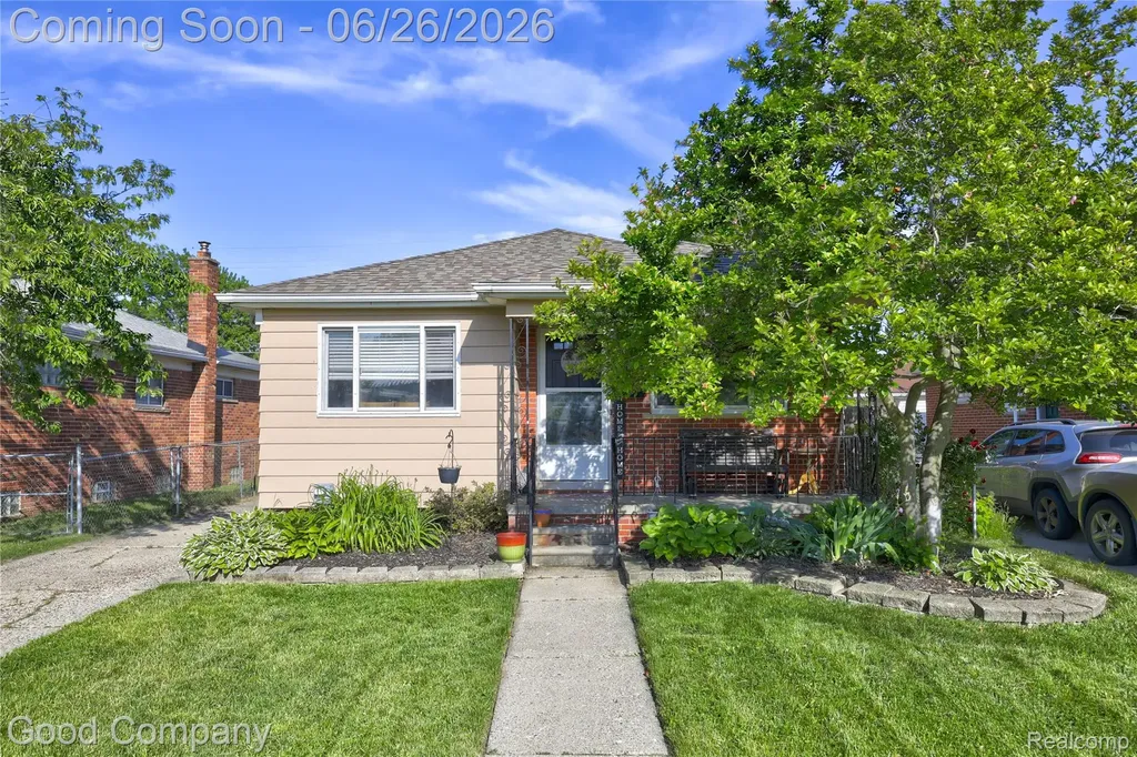 22626 Harmon Street St. Clair Shores City MI 48080