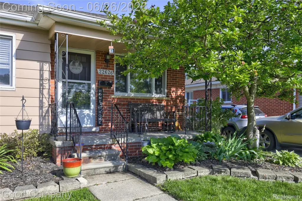 22626 Harmon Street St. Clair Shores City MI 48080