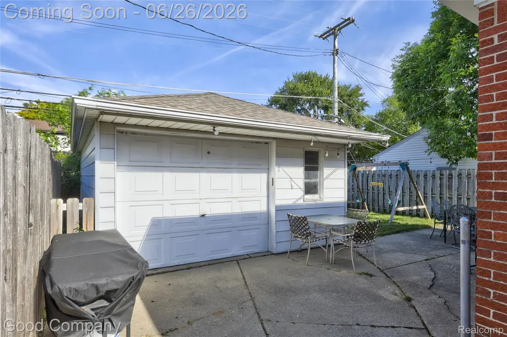 22626 Harmon Street St. Clair Shores City MI 48080