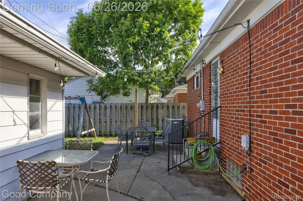 22626 Harmon Street St. Clair Shores City MI 48080