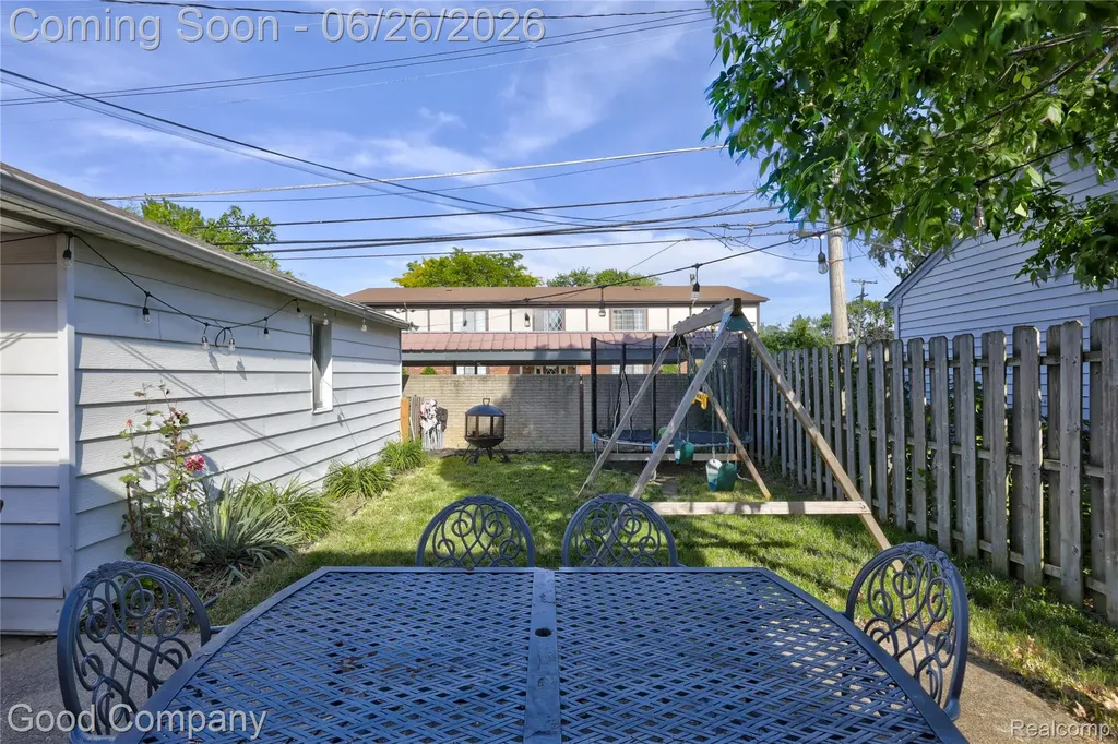 22626 Harmon Street St. Clair Shores City MI 48080