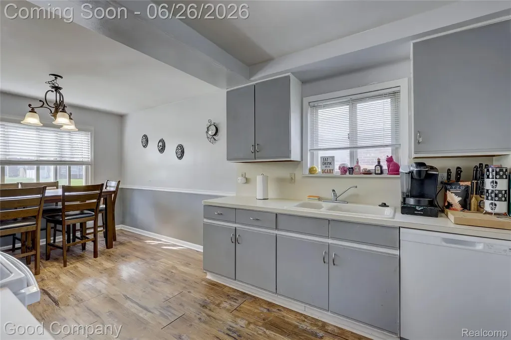 22626 Harmon Street St. Clair Shores City MI 48080