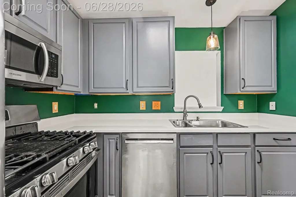 6835 Maplelawn Drive Ypsilanti Charter Township MI 48197