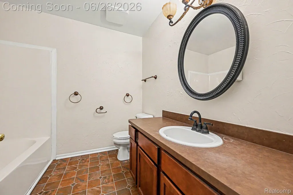 6835 Maplelawn Drive Ypsilanti Charter Township MI 48197