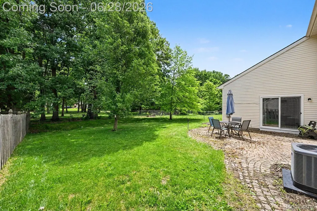 6835 Maplelawn Drive Ypsilanti Charter Township MI 48197