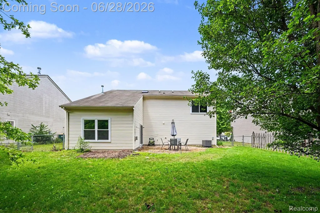 6835 Maplelawn Drive Ypsilanti Charter Township MI 48197