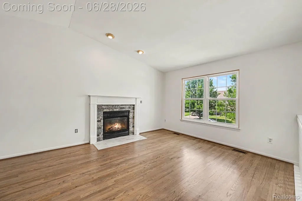6835 Maplelawn Drive Ypsilanti Charter Township MI 48197
