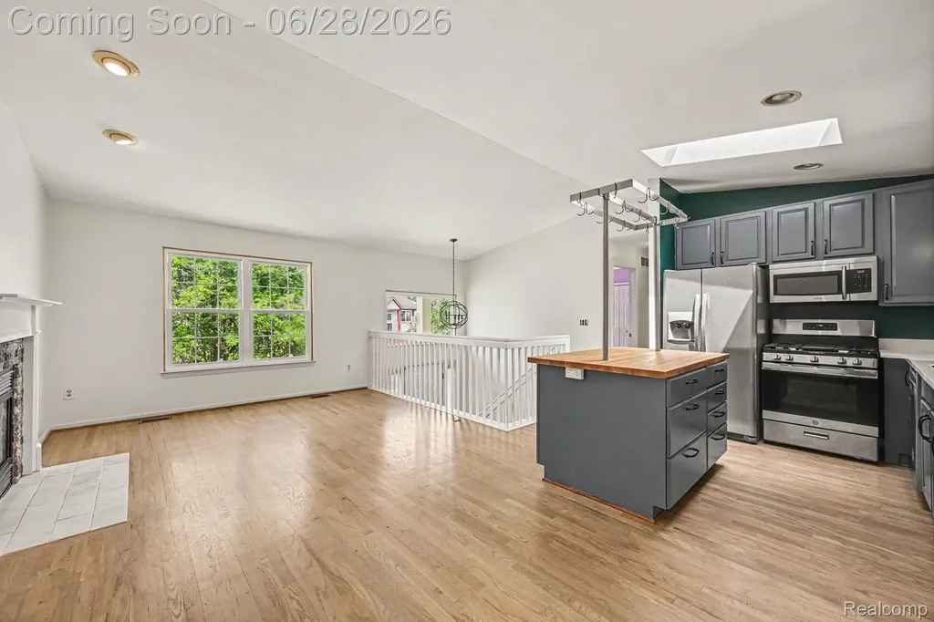 6835 Maplelawn Drive Ypsilanti Charter Township MI 48197