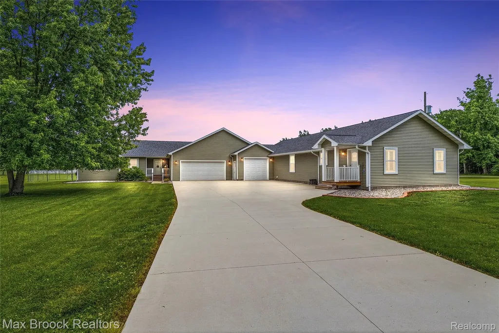 2566 N 5 Mile Road Lincoln Township MI 48642